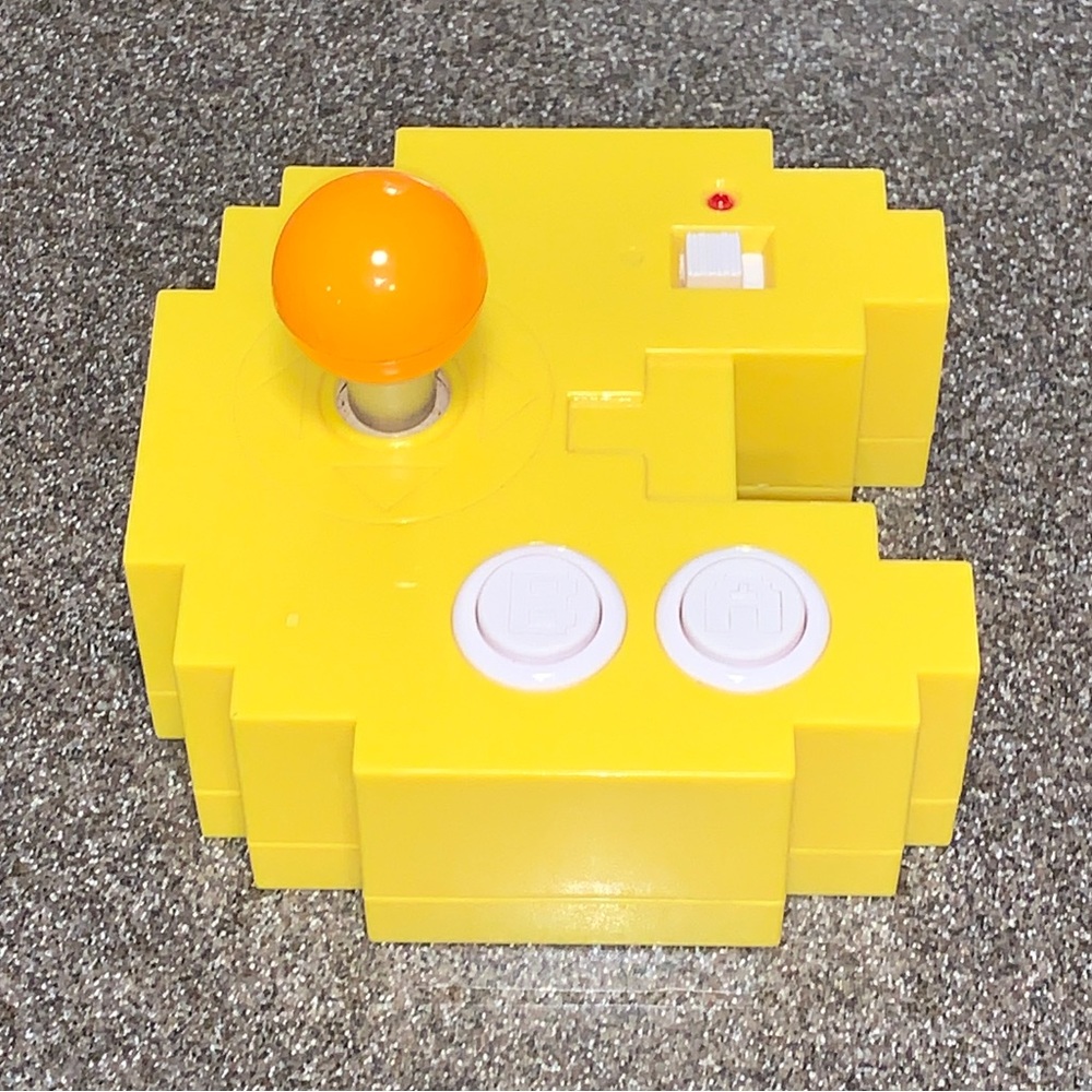 Pac-Man Namco Ban-Dai Vintage (80’s) Plug & Play Game Console. 12 video games